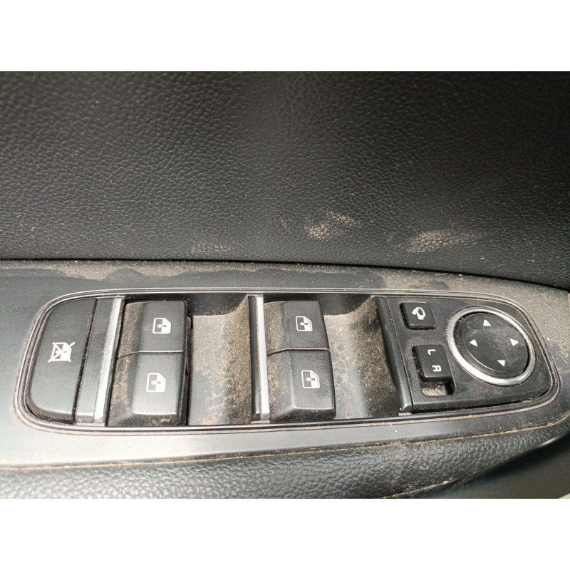 Recambio de mando elevalunas delantero izquierdo para kia ceed (cd) 1.4 t-gdi referencia OEM IAM   