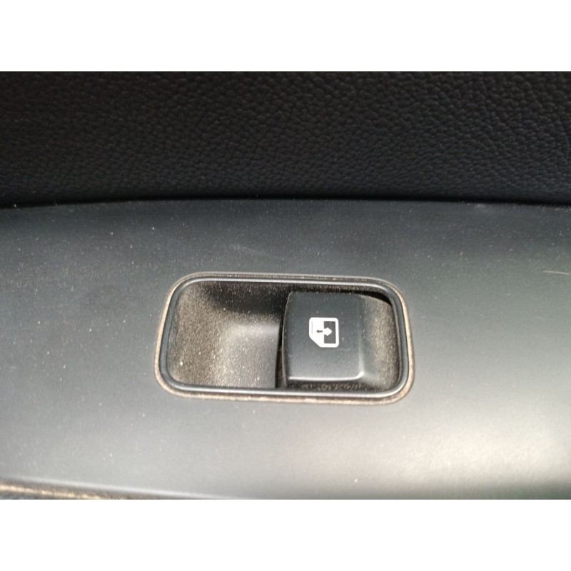 Recambio de mando elevalunas delantero derecho para kia ceed (cd) 1.4 t-gdi referencia OEM IAM   