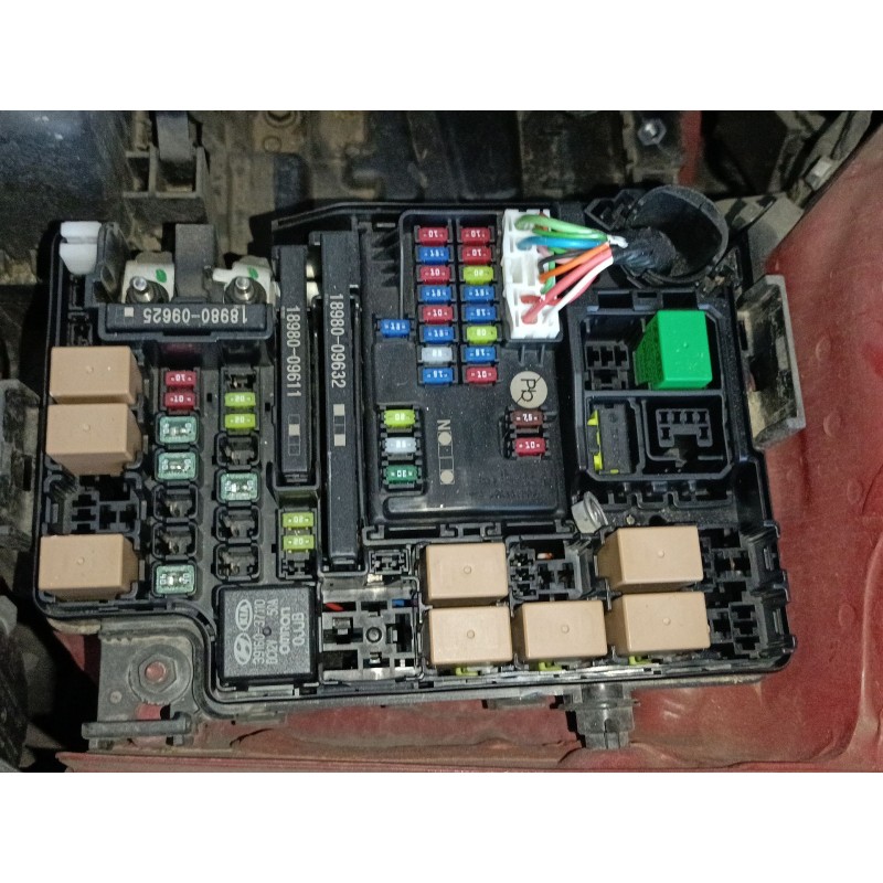 Recambio de caja reles / fusibles para kia ceed (cd) 1.4 t-gdi referencia OEM IAM 1898009632  