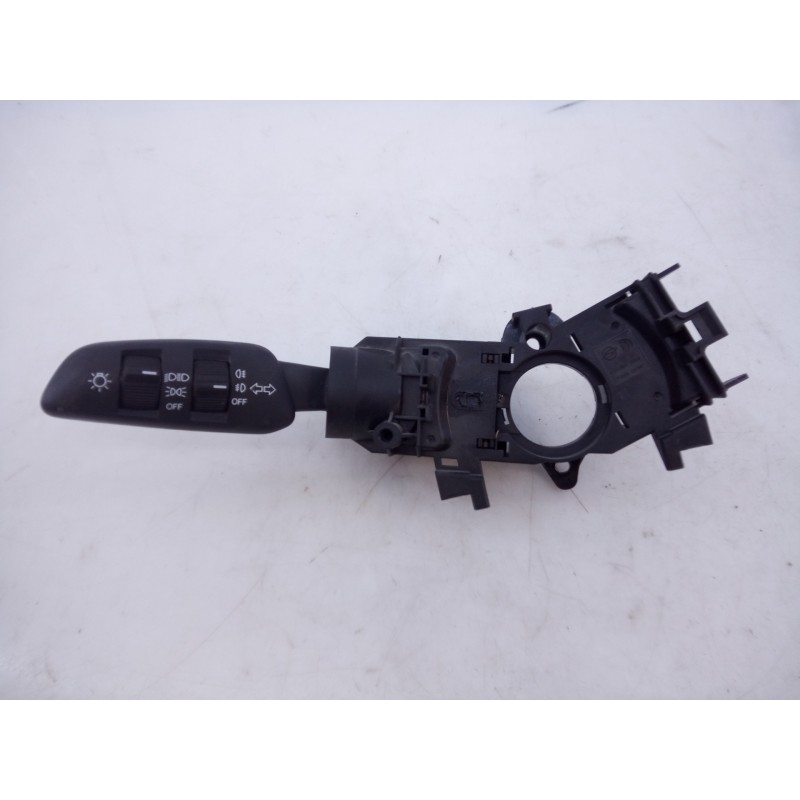 Recambio de mando intermitentes para ssangyong tivoli limited 4x2 referencia OEM IAM 6353MA2210  