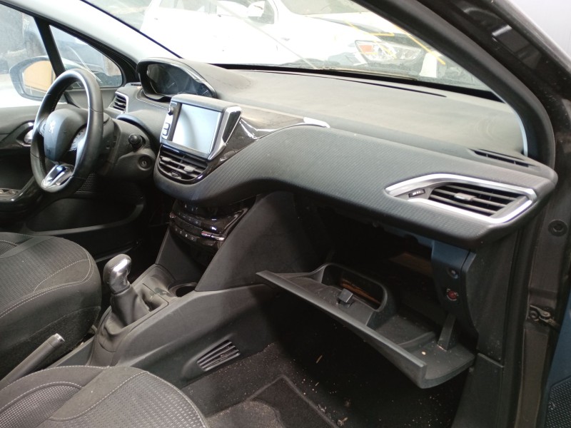 peugeot 208 i (ca_, cc_) del año 2018