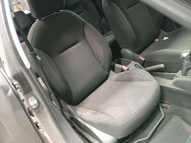 peugeot 208 i (ca_, cc_) del año 2018