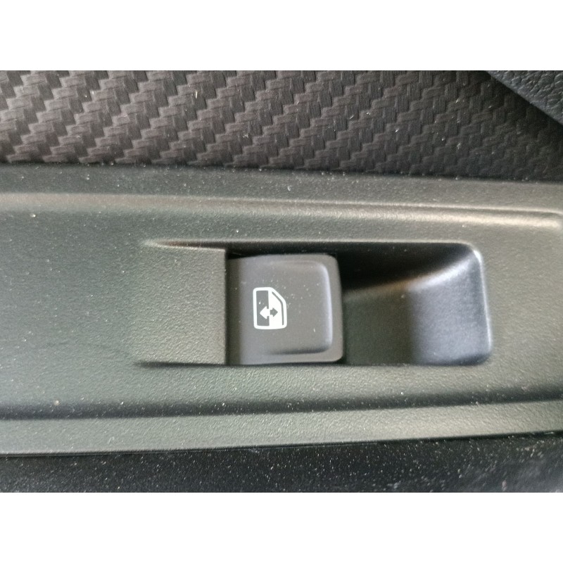 Recambio de mando elevalunas trasero izquierdo para skoda kamiq (nw4) 1.5 tsi referencia OEM IAM   