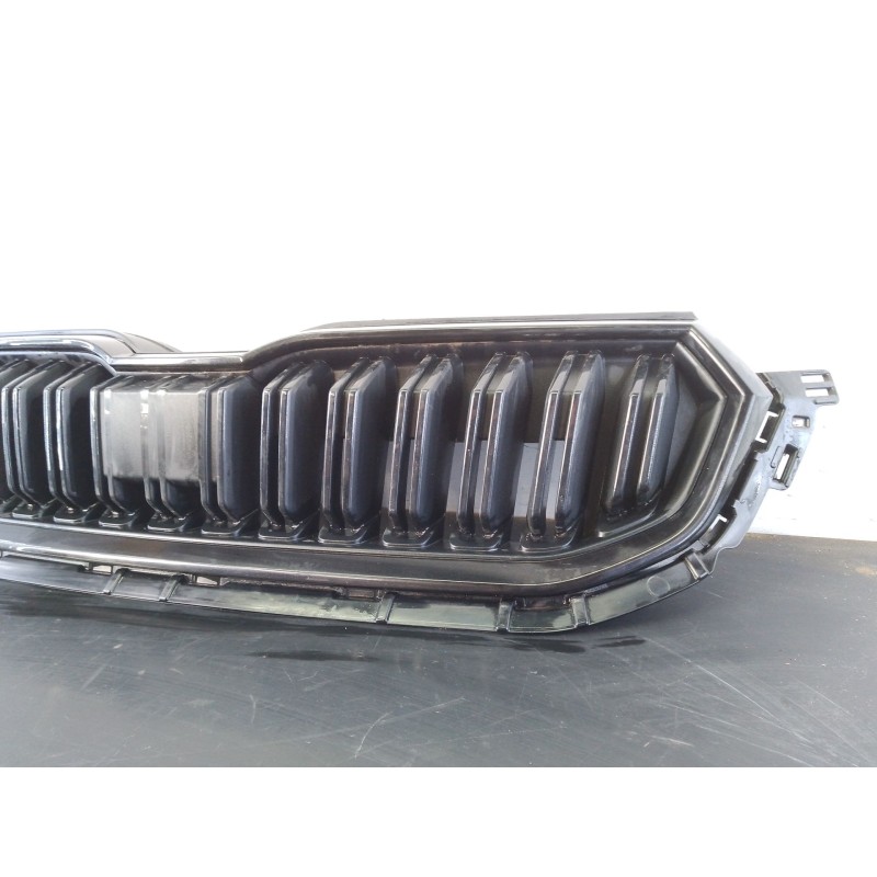 Recambio de rejilla delantera para skoda kamiq (nw4) 1.5 tsi referencia OEM IAM   
