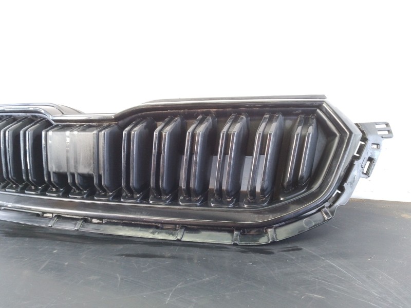 Recambio de rejilla delantera para skoda kamiq (nw4) 1.5 tsi referencia OEM IAM   