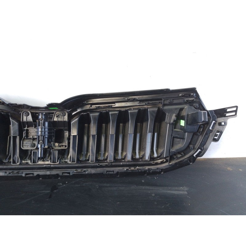 Recambio de rejilla delantera para skoda kamiq (nw4) 1.5 tsi referencia OEM IAM   