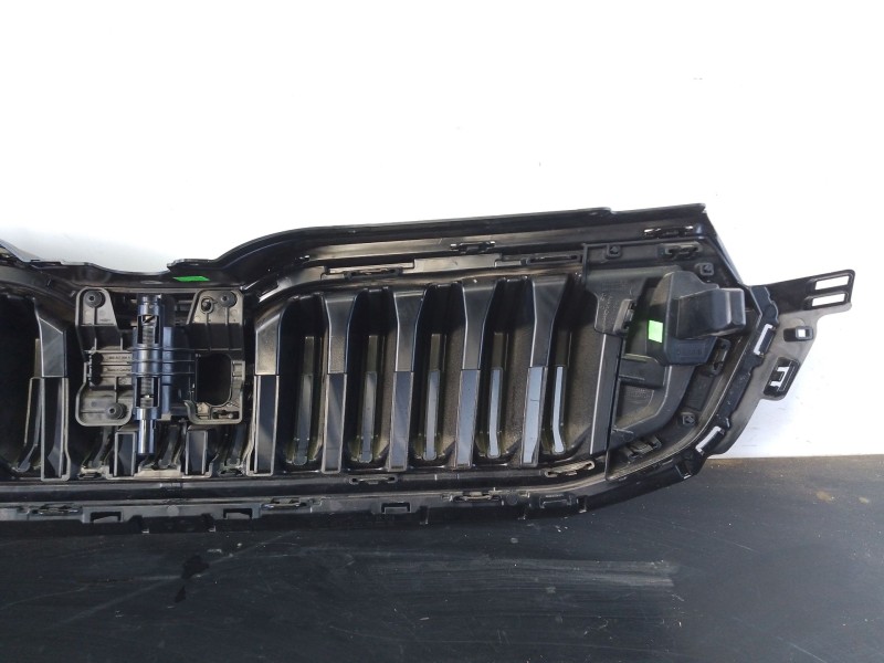 Recambio de rejilla delantera para skoda kamiq (nw4) 1.5 tsi referencia OEM IAM   