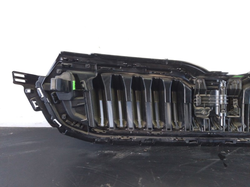 Recambio de rejilla delantera para skoda kamiq (nw4) 1.5 tsi referencia OEM IAM   