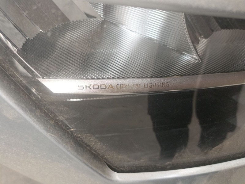 Recambio de faro derecho xenon para skoda kamiq (nw4) 1.0 tsi referencia OEM IAM   