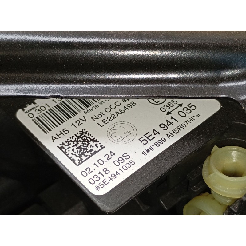 Recambio de faro izquierdo xenon para skoda octavia vrs 2.0 tsi referencia OEM IAM   