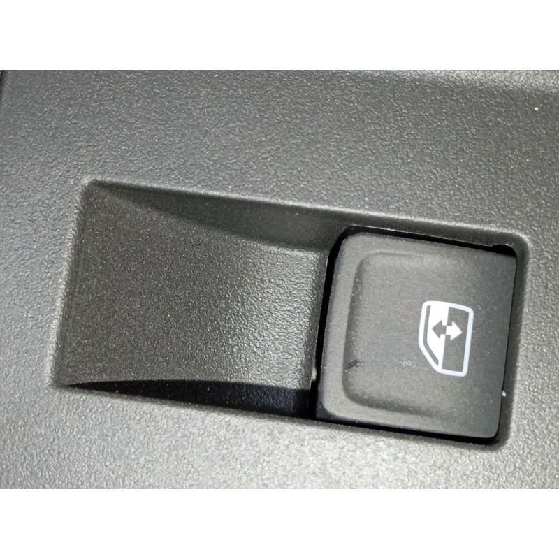 Recambio de mando elevalunas delantero derecho para skoda octavia vrs 2.0 tsi referencia OEM IAM   
