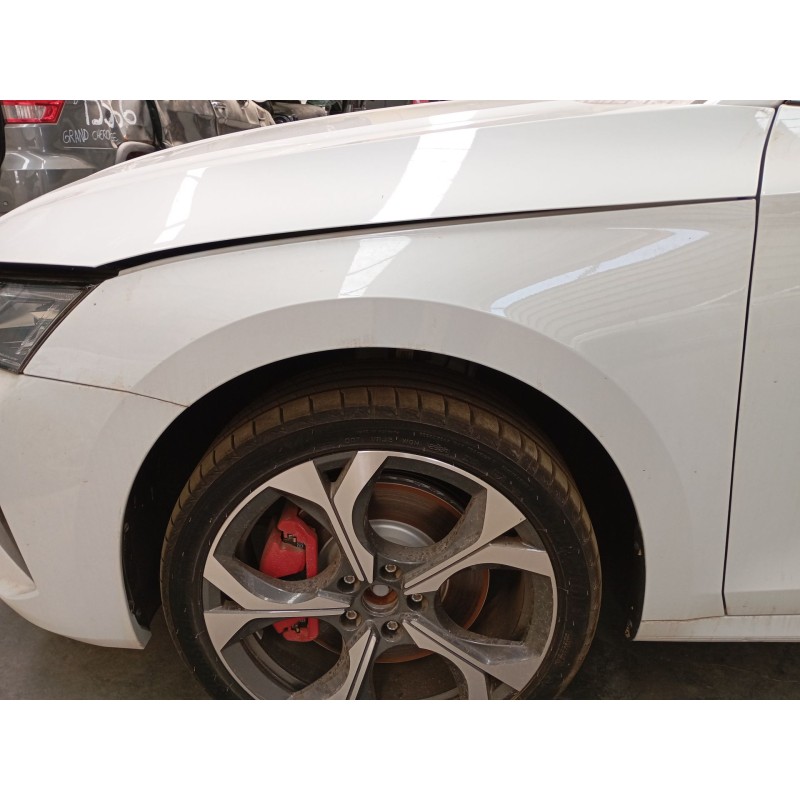 Recambio de aleta delantera izquierda para skoda octavia vrs 2.0 tsi referencia OEM IAM   