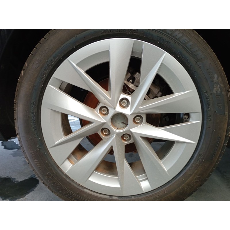 Recambio de llanta para skoda octavia nx3 referencia OEM IAM 205/55/17  