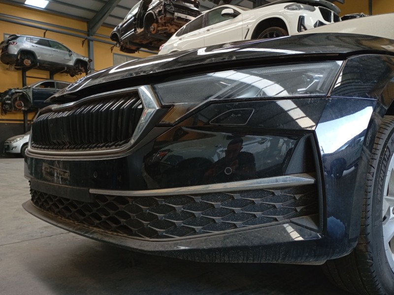 Recambio de paragolpes delantero para skoda octavia nx3 referencia OEM IAM   