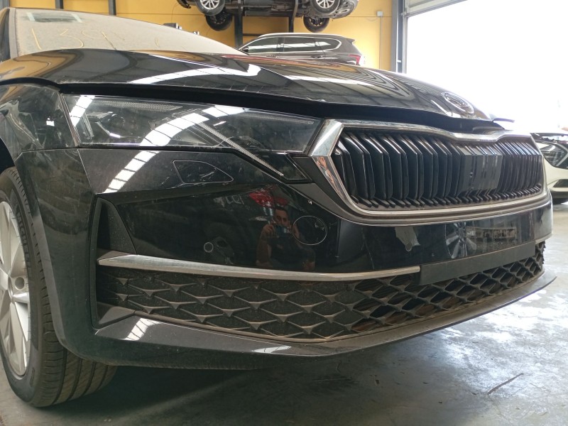 Recambio de paragolpes delantero para skoda octavia nx3 referencia OEM IAM   