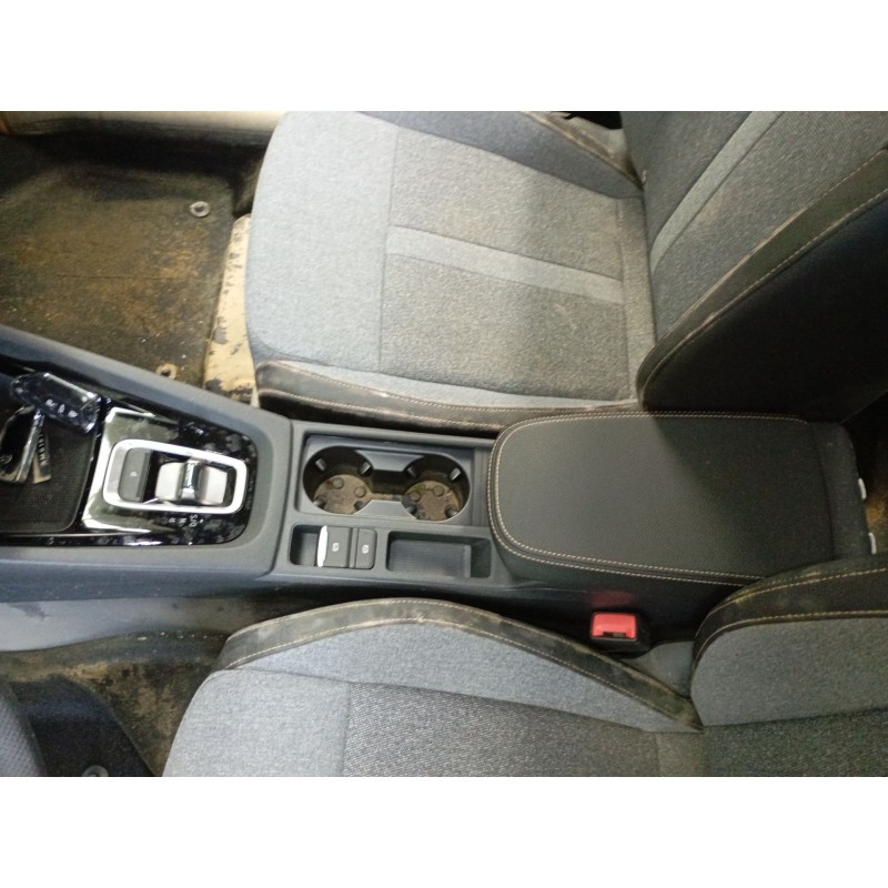 Recambio de consola central para skoda octavia nx3 referencia OEM IAM   