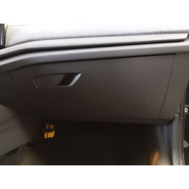 Recambio de guantera para skoda octavia nx3 referencia OEM IAM   