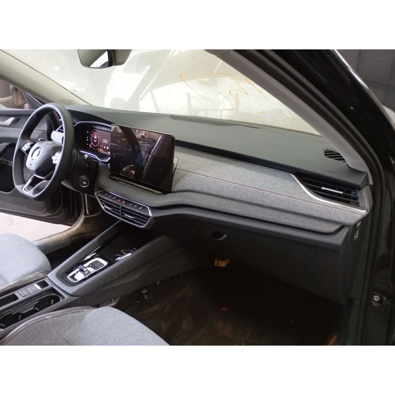 Recambio de salpicadero para skoda octavia nx3 referencia OEM IAM   