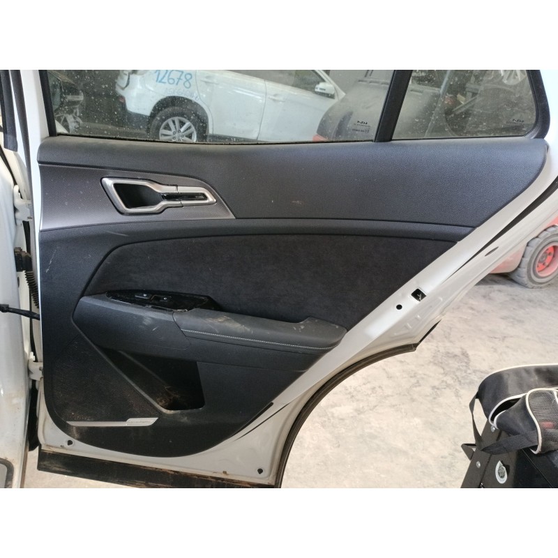 Recambio de guarnecido puerta trasera derecha para kia sportage v (nq5) 1.6 t-gdi mhev referencia OEM IAM   