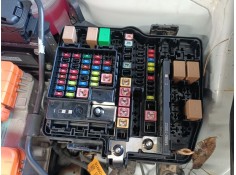 CAJA RELES / FUSIBLES 