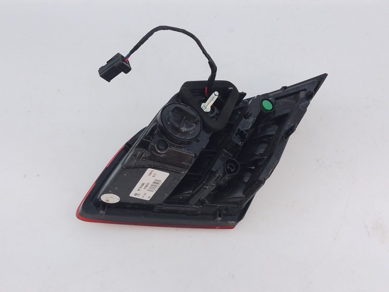 Recambio de piloto trasero izquierdo porton para peugeot 308 ii (lb_, lp_, lw_, lh_, l3_) 1.2 thp 130 referencia OEM IAM 9677818