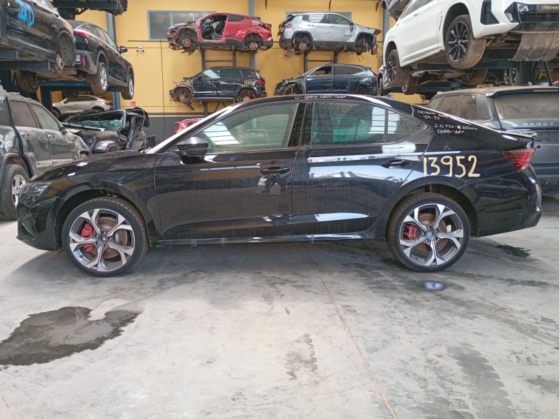 skoda octavia iv nx3 vrs 2.0 tsi del año 2024