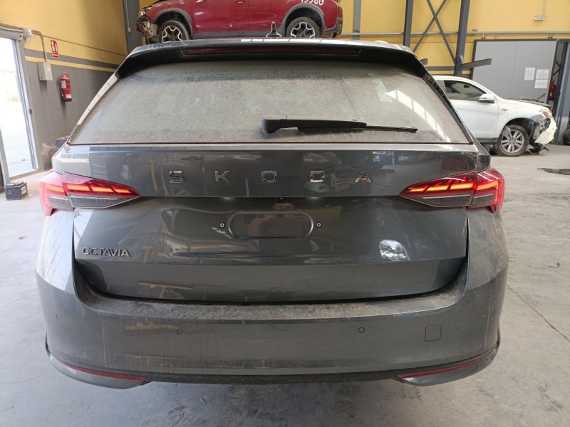 skoda octavia iv combi nx5 1.5 tsi del año 2025