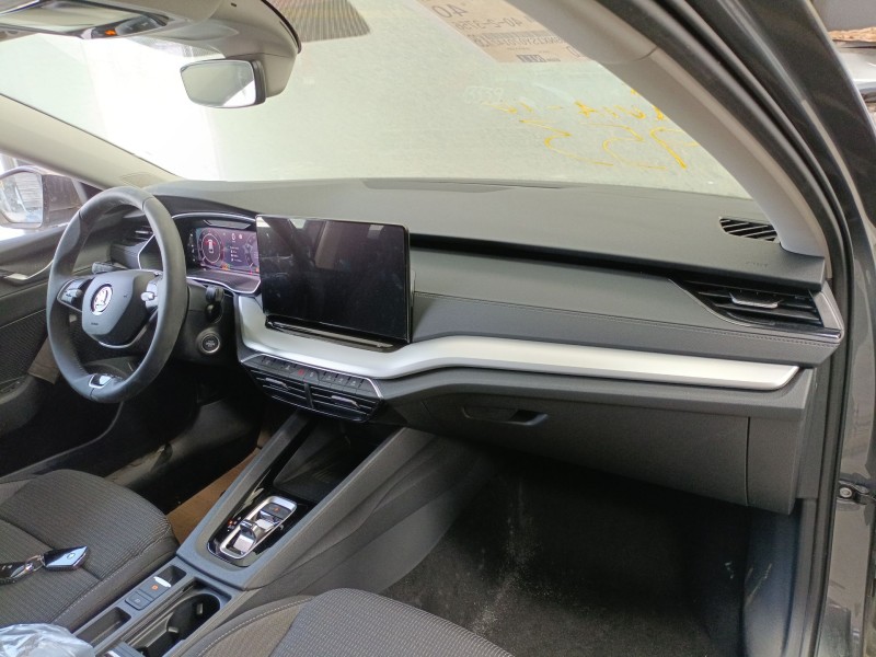 skoda octavia iv combi nx5 1.5 tsi del año 2025