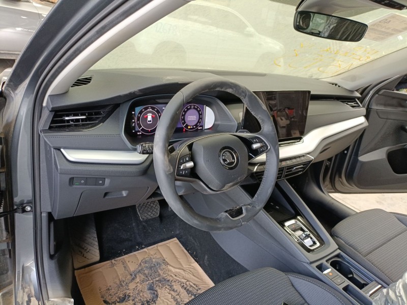 skoda octavia iv combi nx5 1.5 tsi del año 2025