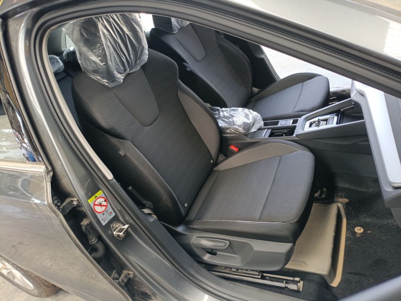 skoda octavia iv combi nx5 1.5 tsi del año 2025