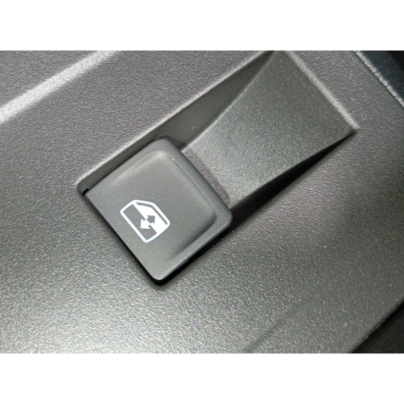 Recambio de mando elevalunas trasero izquierdo para skoda octavia iv nx3 vrs 2.0 tsi referencia OEM IAM   