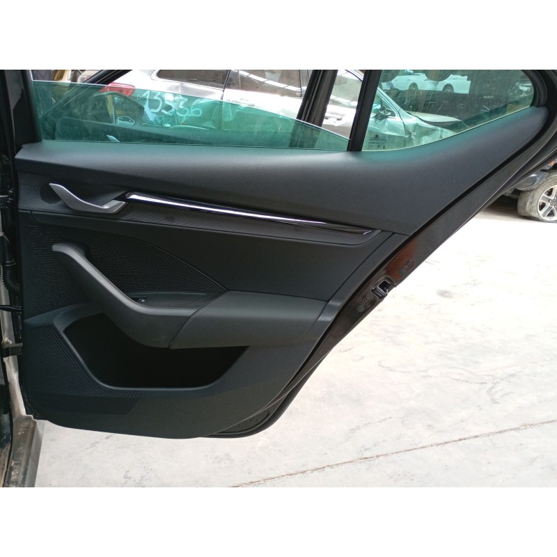 Recambio de guarnecido puerta trasera derecha para skoda octavia iv nx3 vrs 2.0 tsi referencia OEM IAM   