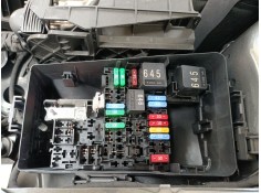 CAJA RELES / FUSIBLES 