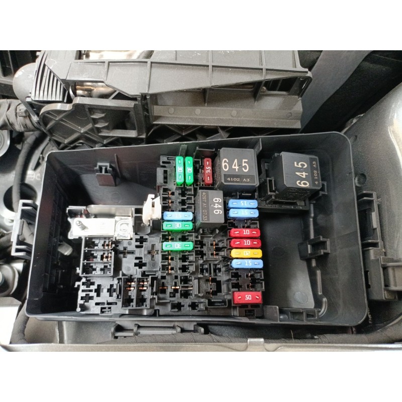 Recambio de caja reles / fusibles para skoda octavia iv combi nx5 1.5 tsi referencia OEM IAM   