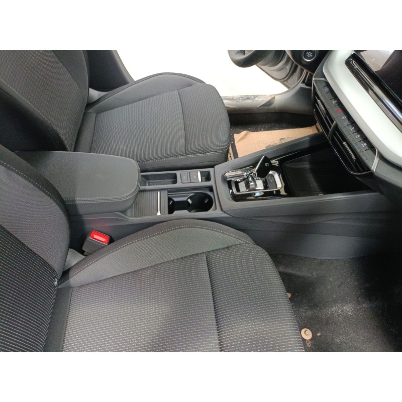 Recambio de consola central para skoda octavia iv combi nx5 1.5 tsi referencia OEM IAM   