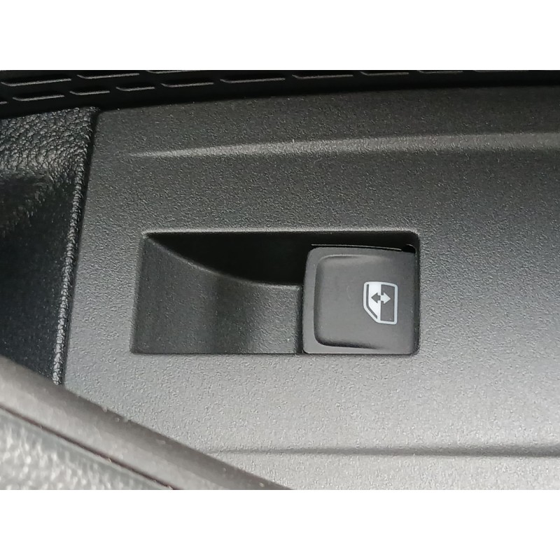 Recambio de mando elevalunas trasero derecho para skoda octavia iv combi nx5 1.5 tsi referencia OEM IAM   