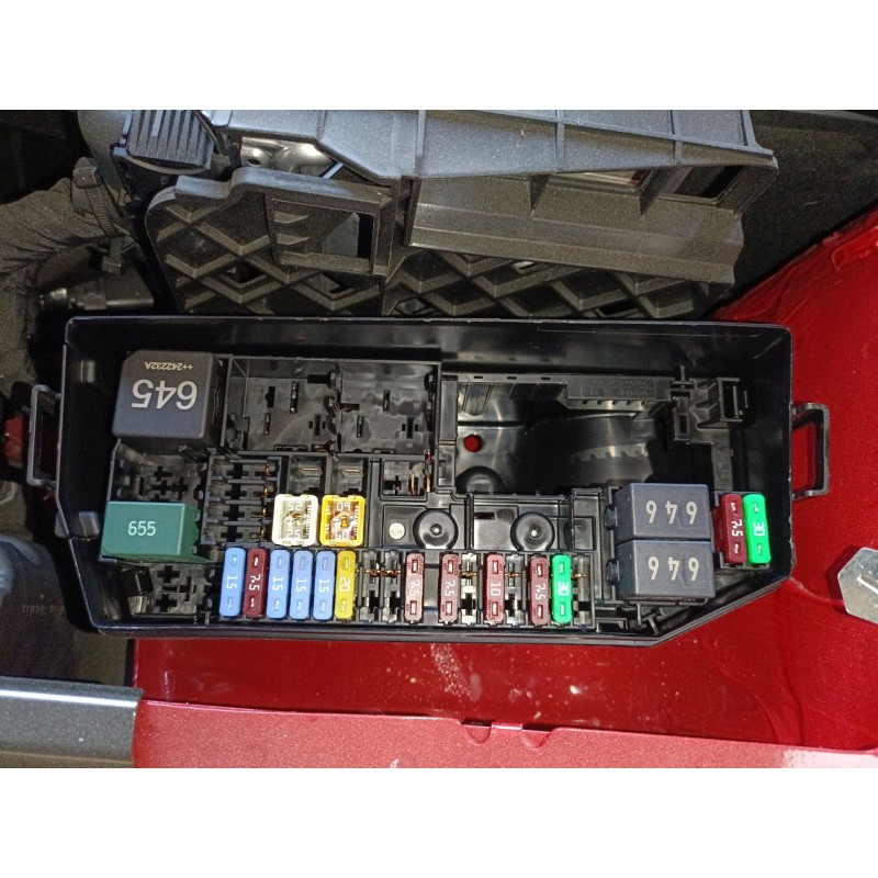 Recambio de caja reles / fusibles para skoda scala (nw1) 1.5 tsi referencia OEM IAM   