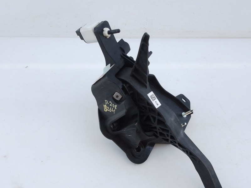 Recambio de pedal embrague para peugeot 208 ii (ub_, up_, uw_, uj_) 1.2 puretech 100 referencia OEM IAM   