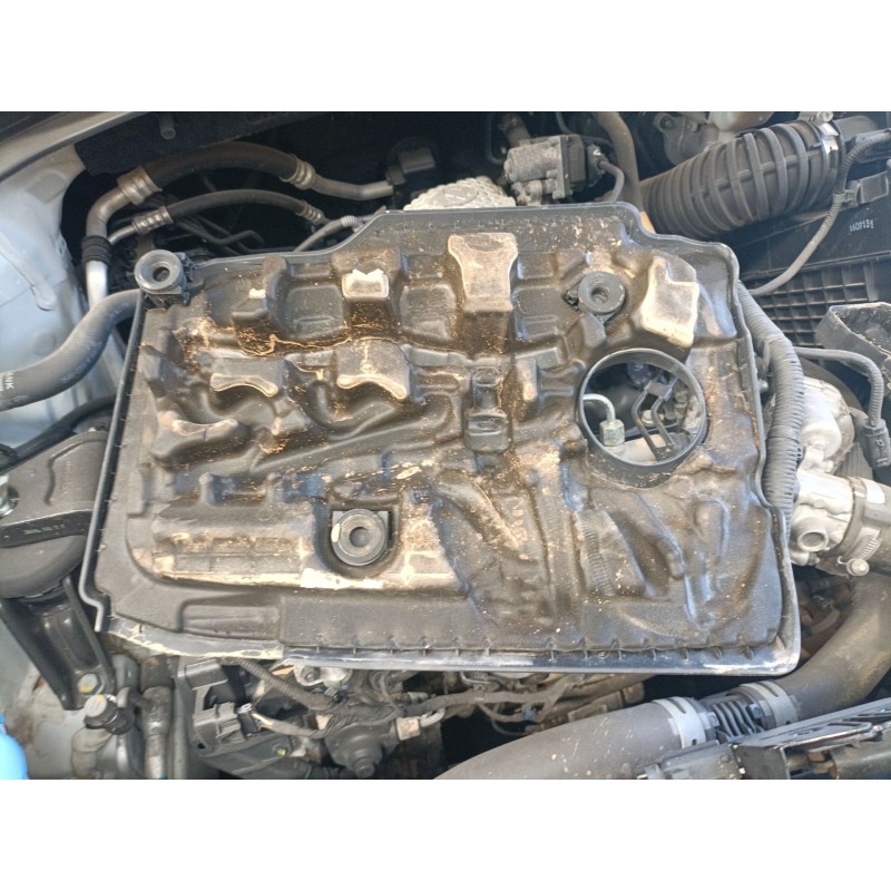Recambio de tapa motor para kia sportage iv (ql, qle) 1.7 crdi referencia OEM IAM   