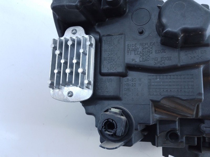 Recambio de faro derecho xenon para ford kuga st-line referencia OEM IAM   