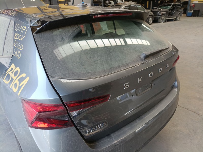 Recambio de porton trasero para skoda fabia iv (pj3) 1.0 mpi referencia OEM IAM   