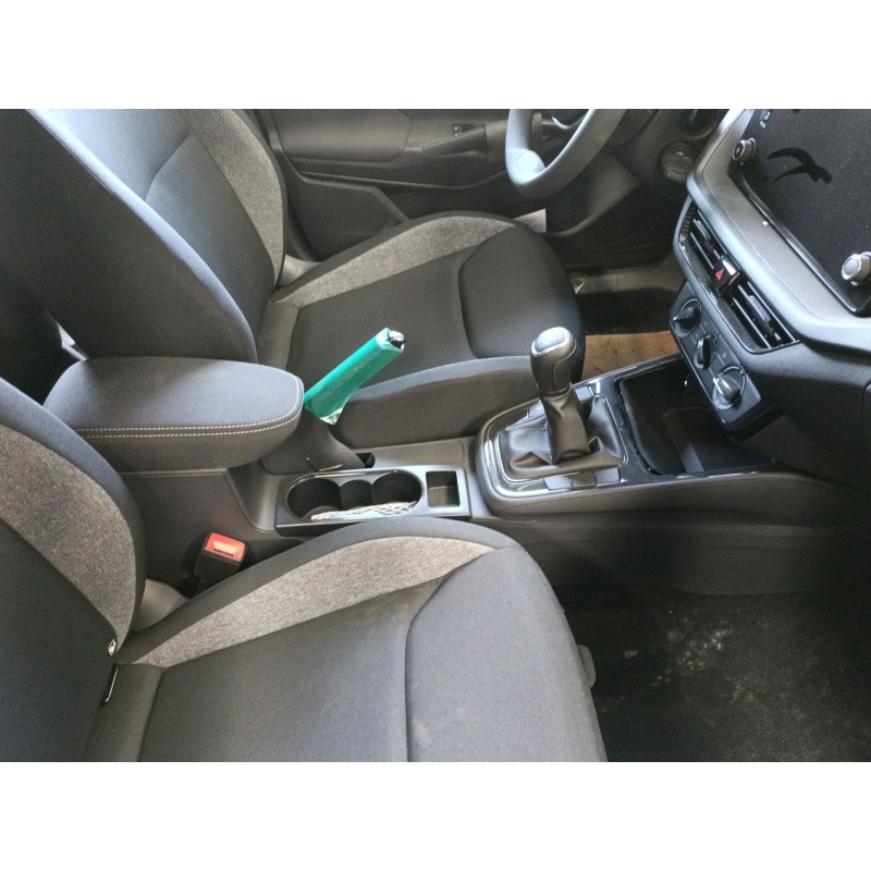 Recambio de consola central para skoda fabia iv (pj3) 1.0 mpi referencia OEM IAM   