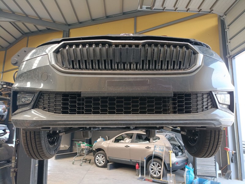 Recambio de paragolpes delantero para skoda fabia iv (pj3) 1.0 mpi referencia OEM IAM   