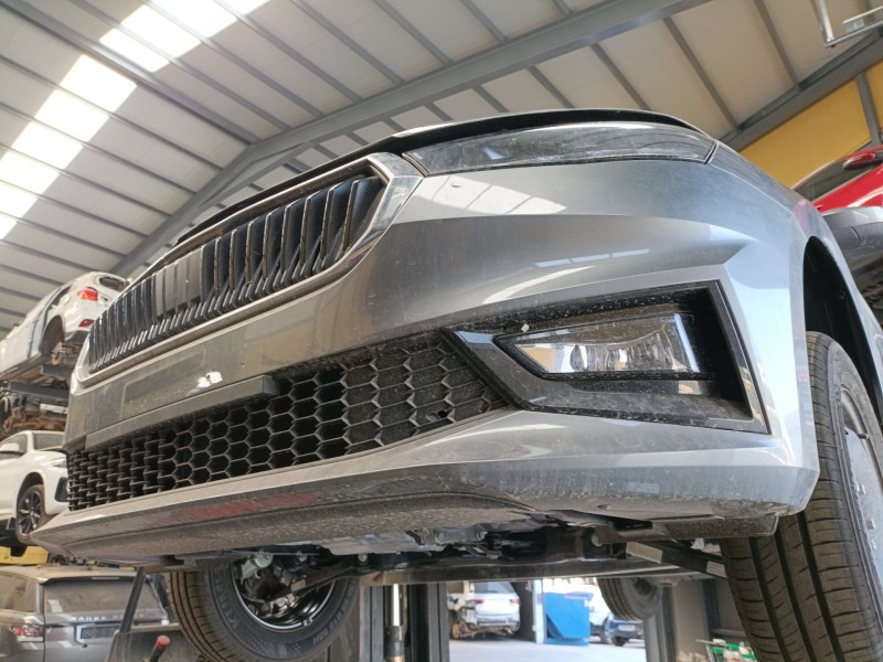 Recambio de paragolpes delantero para skoda fabia iv (pj3) 1.0 mpi referencia OEM IAM   