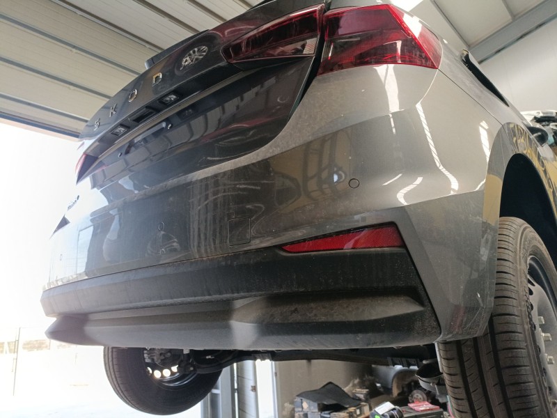 Recambio de paragolpes trasero para skoda fabia iv (pj3) 1.0 mpi referencia OEM IAM   