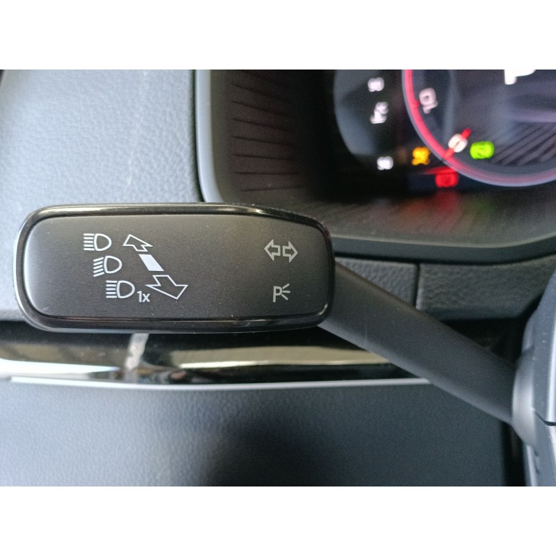 Recambio de mando intermitentes para skoda karoq 2.0 tdi nu7 referencia OEM IAM   