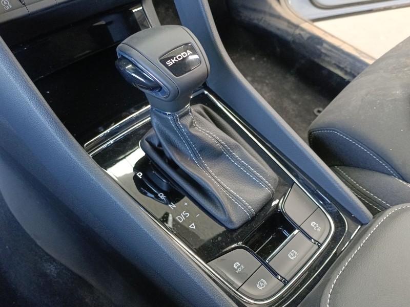 Recambio de palanca cambio para skoda karoq 2.0 tdi nu7 referencia OEM IAM   