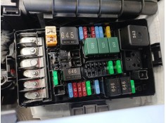 CAJA RELES / FUSIBLES 