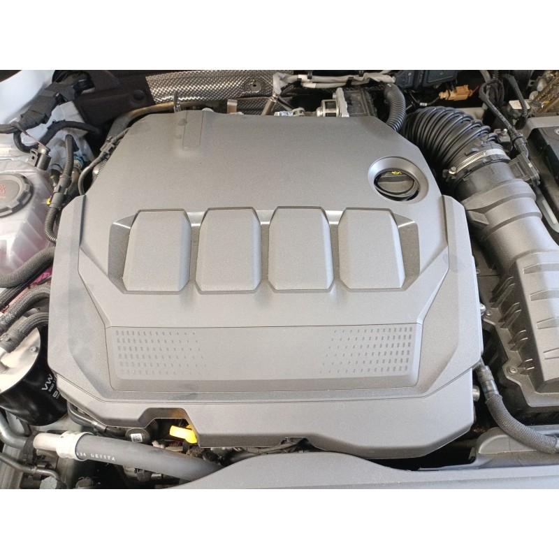 Recambio de tapa motor para skoda karoq 2.0 tdi nu7 referencia OEM IAM   