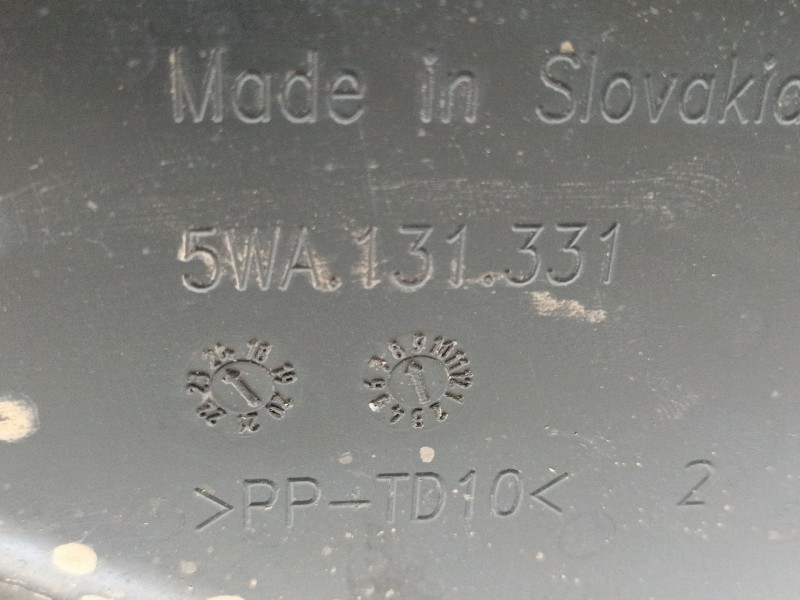 Recambio de adblue para skoda karoq 2.0 tdi nu7 referencia OEM IAM 5WA131331  